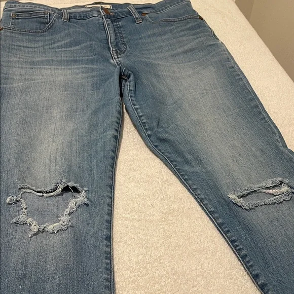 Madewell Distressed 9” High Rise Stretch Jean Raw Edge Waist 32” Inseam 28” - Picture 13 of 16